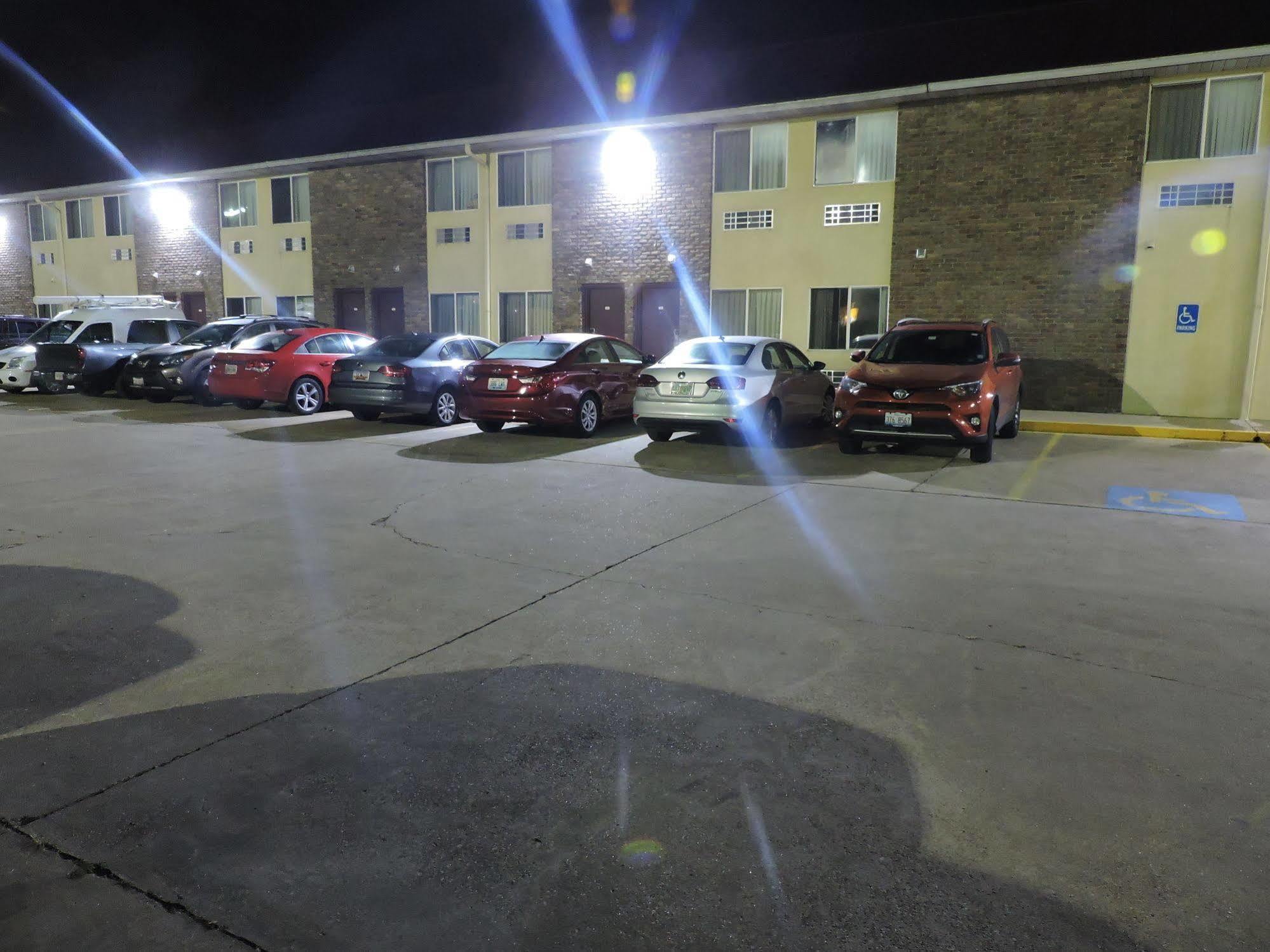 Baymont By Wyndham Bowling Green Exterior photo
