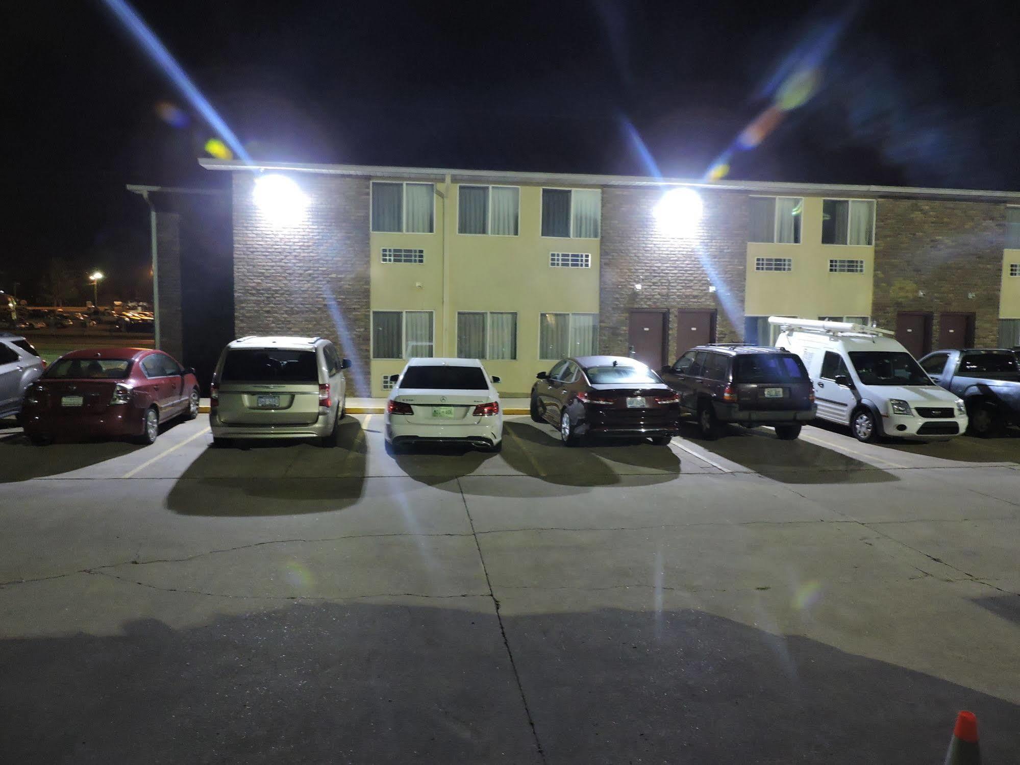 Baymont By Wyndham Bowling Green Exterior photo