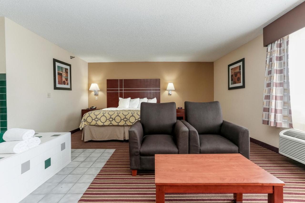 Baymont By Wyndham Bowling Green Exterior photo
